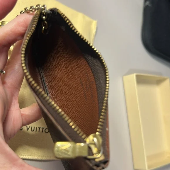Louis Vuitton Key Pouch monogram - Picture 6 of 10